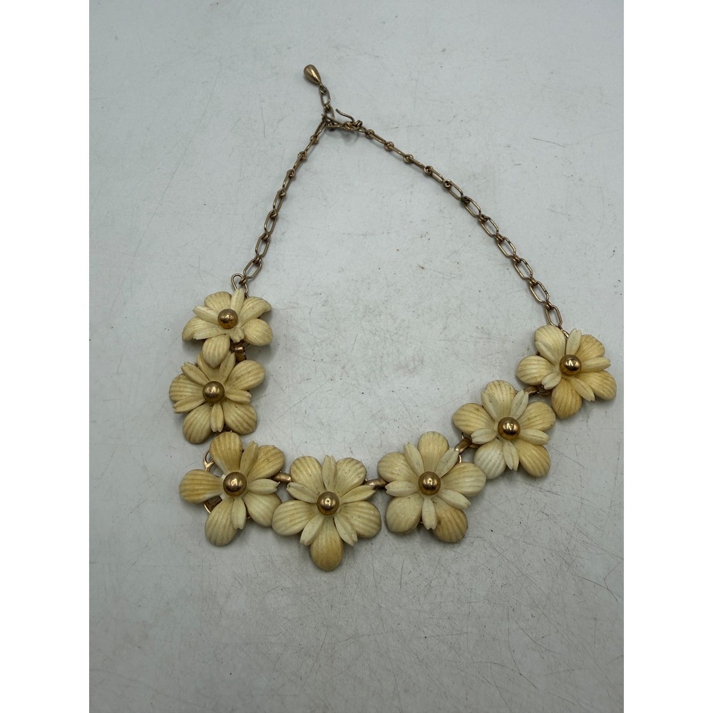 Vintage Carved Cream Floral Bib Necklace Gold Tone Link Chain J-Hook Clasp 17in
